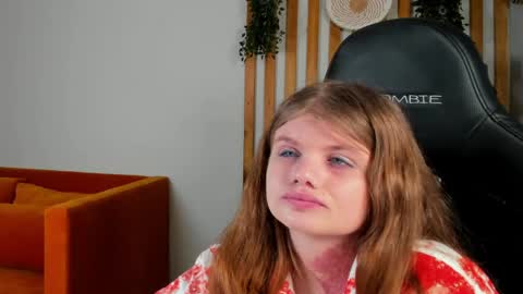 ChloeHalses online show from June 5, 5:18 pm