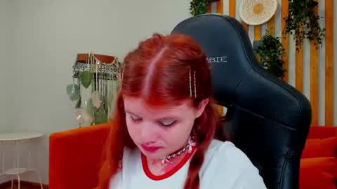 ChloeHalses online show from August 3, 9:04 am