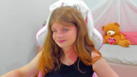 ChloeHalses online show from July 7, 5:39 pm