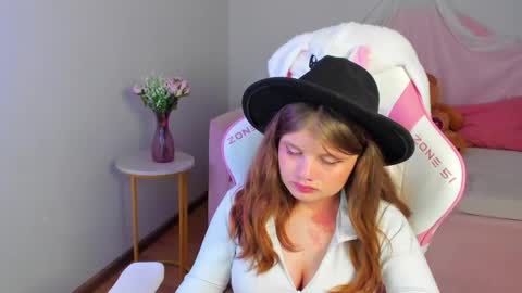 ChloeHalses online show from June 10, 1:49 am