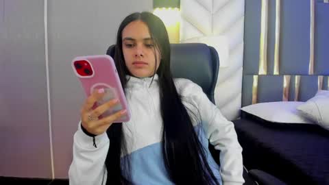  Chloe Harper  online show from June 21, 11:49 am