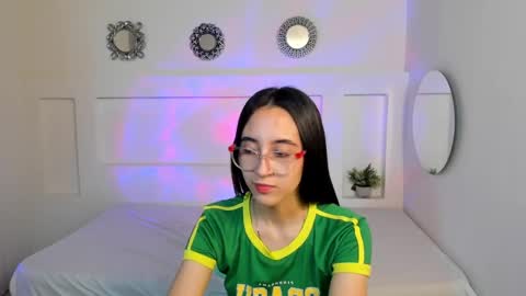 chloehil2 online show from March 11, 1:59 am