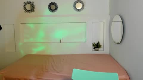 chloehil2 online show from March 8, 12:00 am