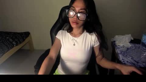 chloelana online show from January 17, 1:04 am