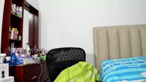 chloemiller   online show from February 28, 11:34 pm