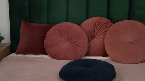 Chloe online show from June 24, 11:06 am