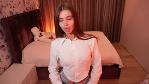 Chloe online show from July 5, 8:16 pm
