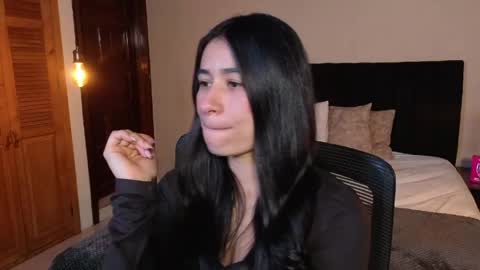 ChloeTurner  online show from April 29, 2:00 pm