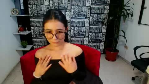 ChloeTurner  online show from April 30, 5:40 pm