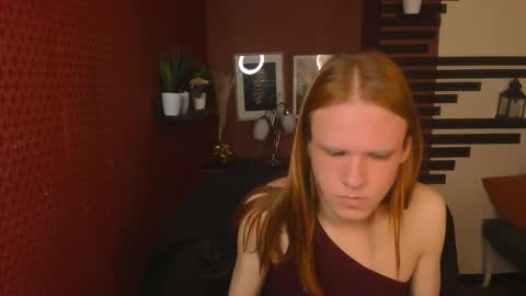 Chloe online show from November 17, 1:03 pm