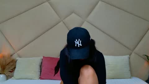 Snapshot of chloevee chatting on October 9, 5:02 am Chloe Vee online show from October 9, 5:02 am
