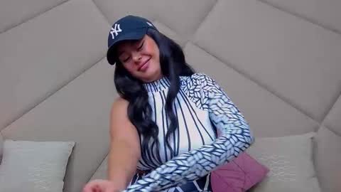 Snapshot of chloevee chatting on September 24, 5:58 am Chloe Vee online show from September 24, 5:58 am