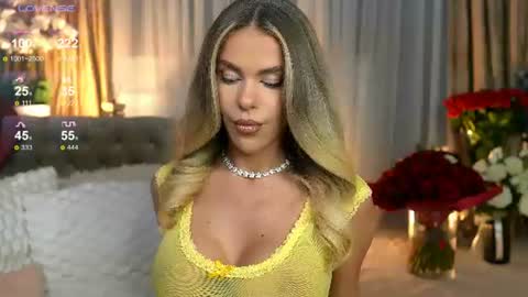 Chloe online show from June 25, 8:25 pm