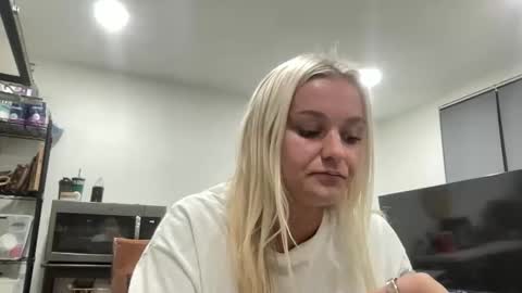 Chloe Babe online show from January 10, 7:58 am