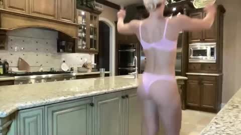 Chloe Babe online show from May 4, 6:42 am
