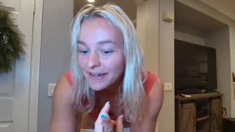 Chloe Babe online show from June 16, 6:28 am