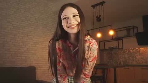 Chloe online show from June 16, 1:48 pm