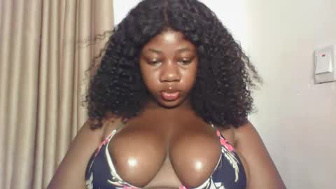 chocolateassgirl61 online show from November 20, 7:29 am