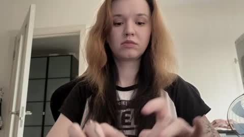 Lissa online show from June 24, 4:30 am