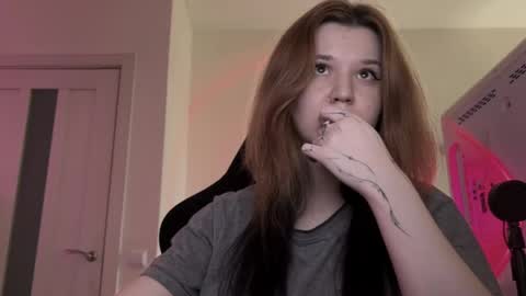 Lissa online show from April 24, 3:36 pm