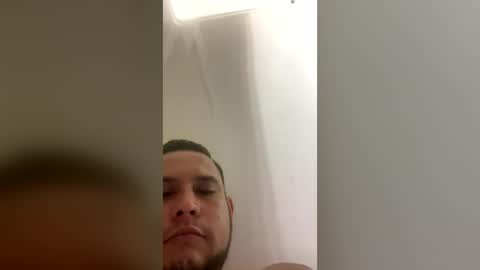 chpeperez3 online show from July 9, 3:32 am