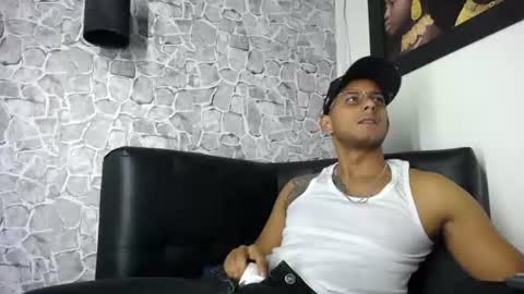 chris_dick2 online show from July 29, 3:39 am