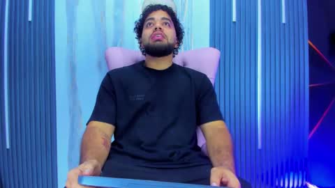 chris_evans00 online show from February 25, 12:20 pm