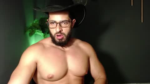 cris         Twitter magnum101010 insta magnumc20 online show from July 27, 2:31 am