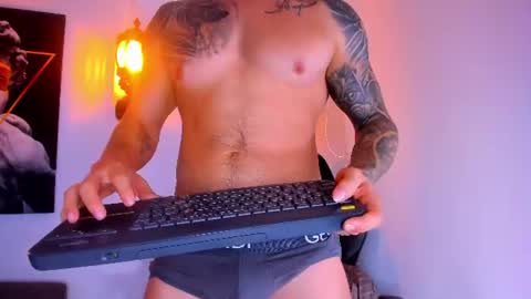 chris_milleer online show from July 5, 4:52 am