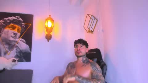 chris_milleer online show from June 24, 12:17 am