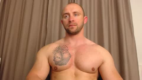 chrisbigbiceps online show from May 20, 5:19 pm
