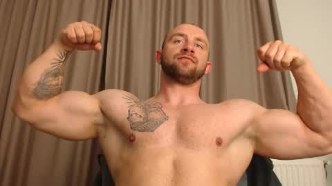 chrisbigbiceps online show from April 28, 5:50 pm