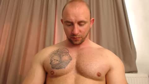 chrisbigbiceps online show from May 3, 6:52 am