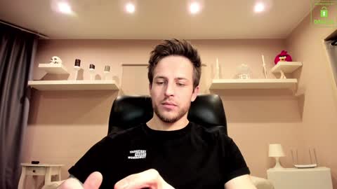 Chris online show from December 18, 1:26 am