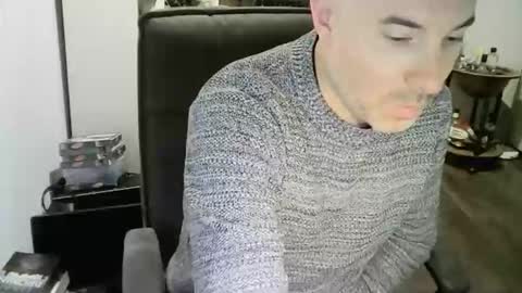 chrisprngr online show from May 10, 12:22 pm