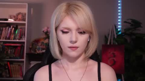 chriss_foxx online show from July 29, 3:45 pm