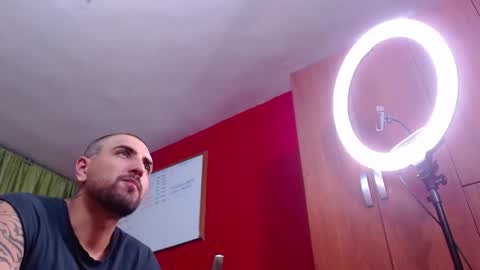 chriss_james online show from October 30, 2:12 am