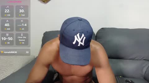 Snapshot of christian_musclet4 chatting on September 12, 8:11 pm ---Chistian--- online show from September 12, 8:11 pm