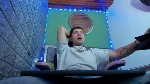 Christoper Giraldo online show from March 13, 3:48 pm