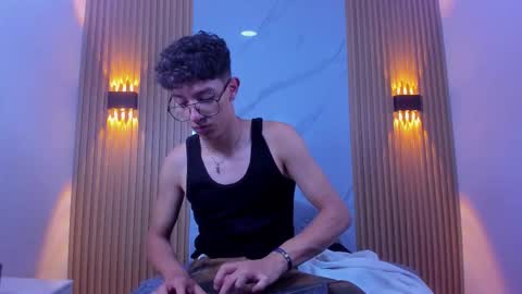 Chrisopher Hunter online show from March 13, 9:40 pm