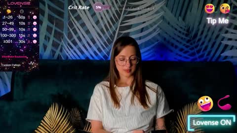 Snapshot of christycrayme chatting on October 16, 4:12 am ChristyCrayme online show from October 16, 4:12 am