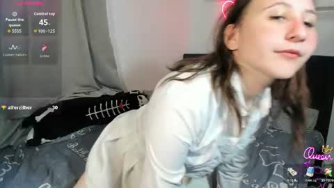 christyw3b online show from June 14, 2:41 pm