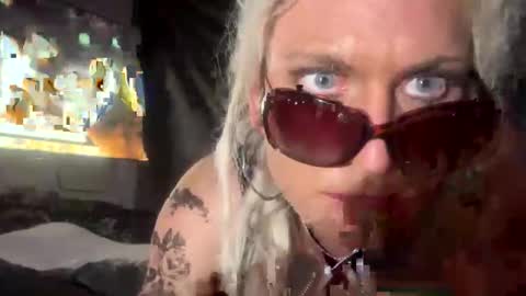 ZucchiniSex online show from April 29, 3:22 am