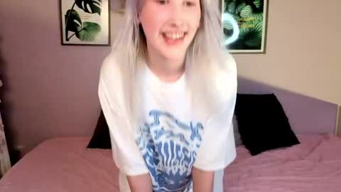 EvaBlonde TayaBrunette EliieBlack hair online show from May 2, 2:23 pm