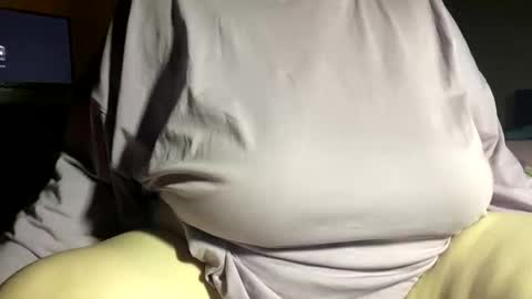 Snapshot of chubby__katie_ chatting on October 25, 12:17 pm Kat online show from October 25, 12:17 pm