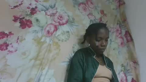 ciciazzhh online show from March 13, 7:33 am