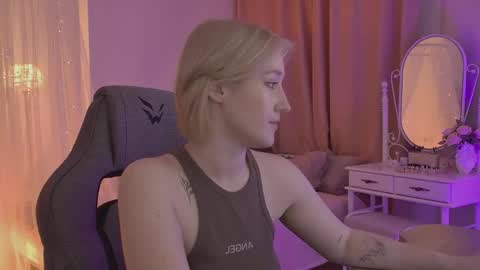 Cin Bellamy online show from March 17, 6:51 am