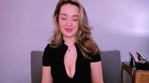 cindyprettywomen online show from April 25, 6:26 am