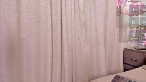 CintiaCollins  online show from February 12, 4:01 am