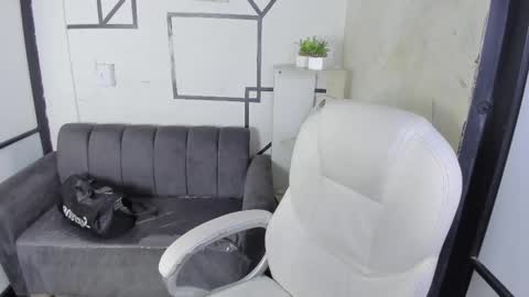 CintiaCollins  online show from February 22, 4:51 pm